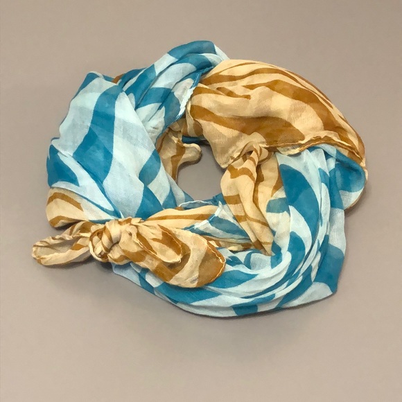 Scarf - Picture 1 of 4